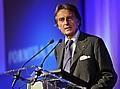 Luca di Montezemolo mit dem Ehrenpreis geehrt. Foto: Fiat/auto-reporter.net